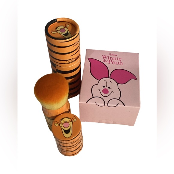 Disney Other - SPECTRUM Disney Winnie the Pooh Tigger Kabuki Brush & Piglet Sponge Set Limit Ed